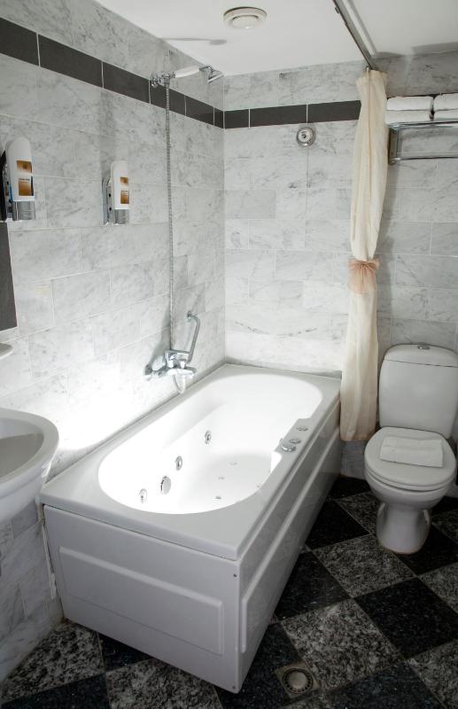 Double/Twin Comfort Room image 3