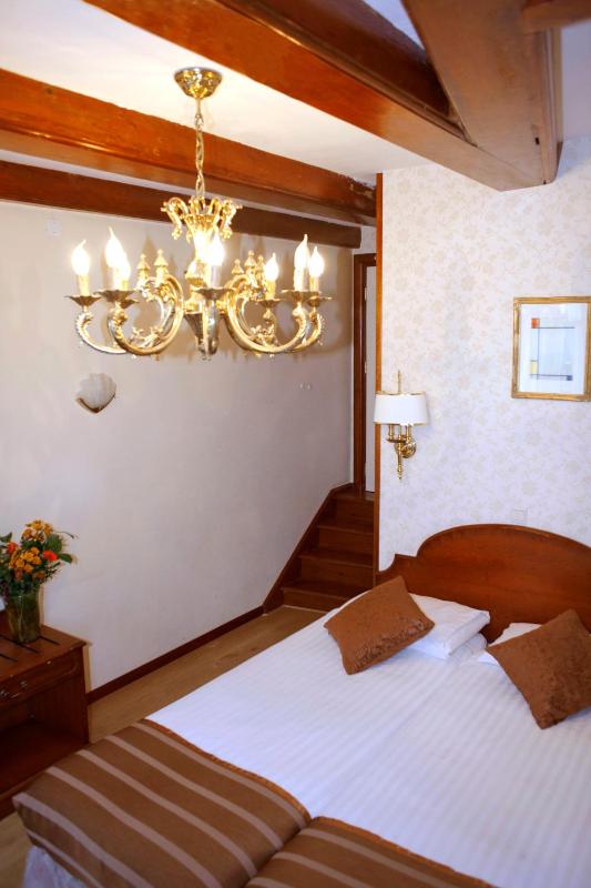 Double/Twin Comfort Room image 2
