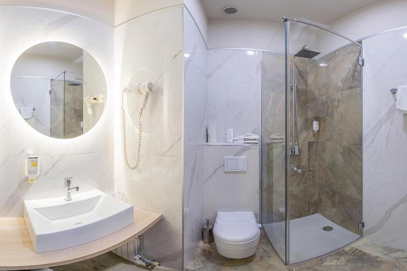 Standard Double or Twin Room image 1
