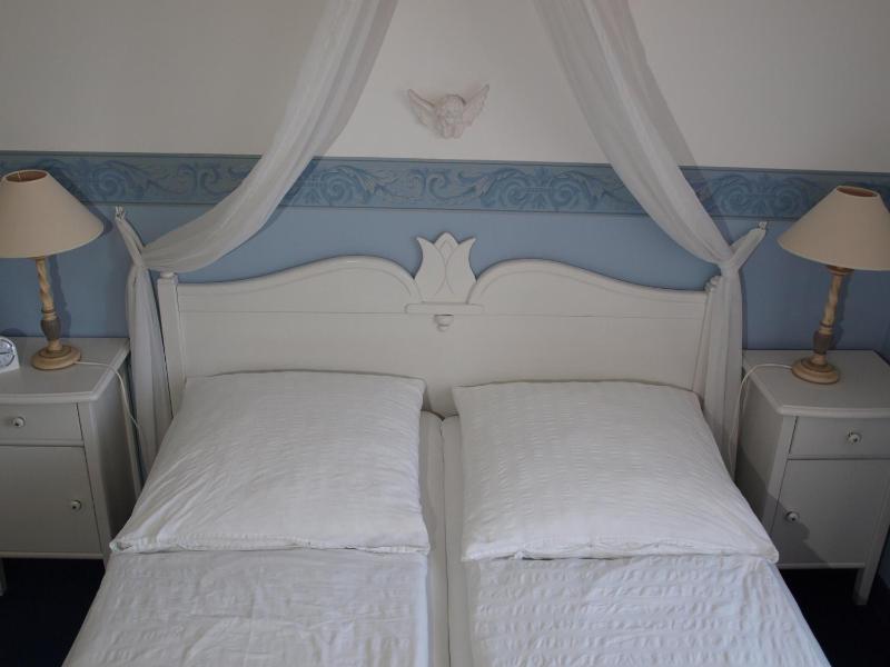 Double Room without Balcony image 2