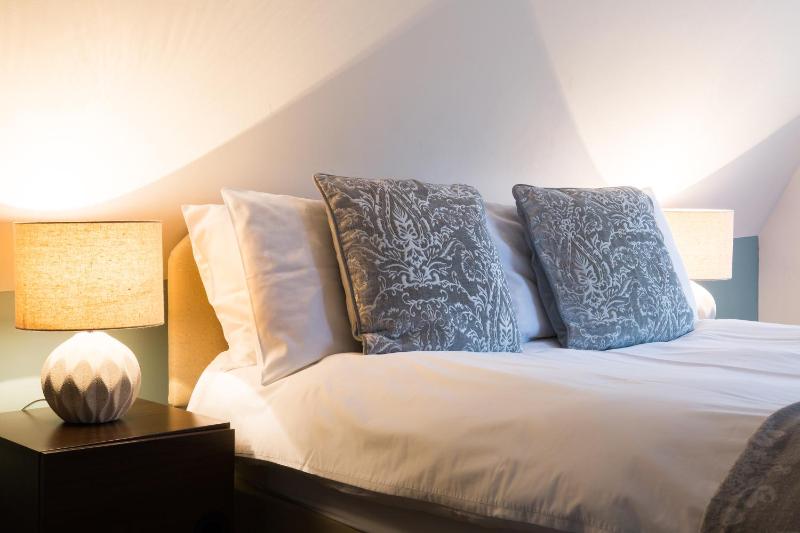 Small Double Room image 2
