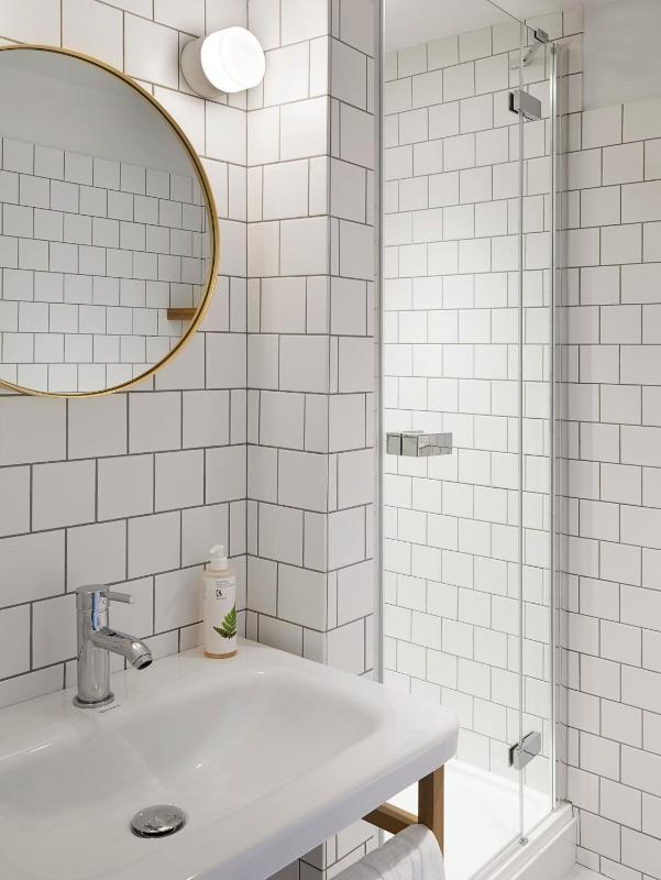 Double Room with Shower image 4