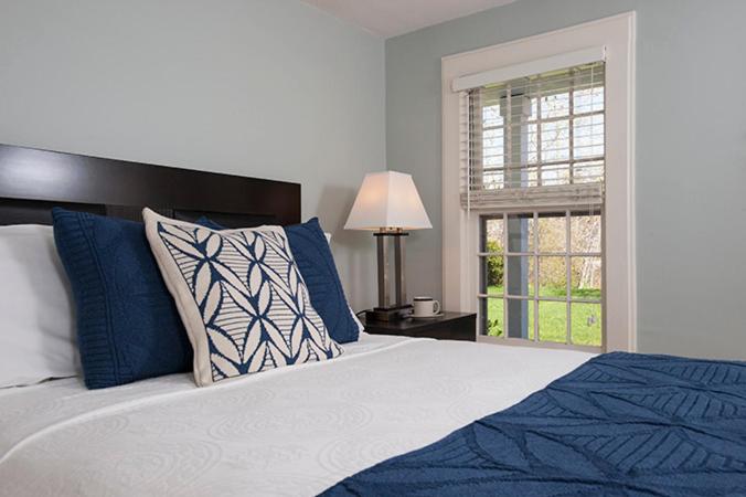 Queen Room image 3