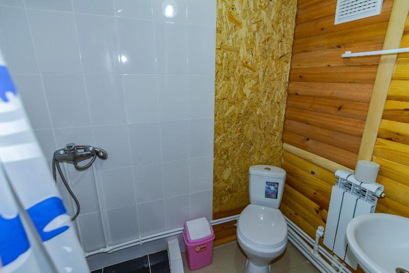 Quadruple Room with Bath image 2