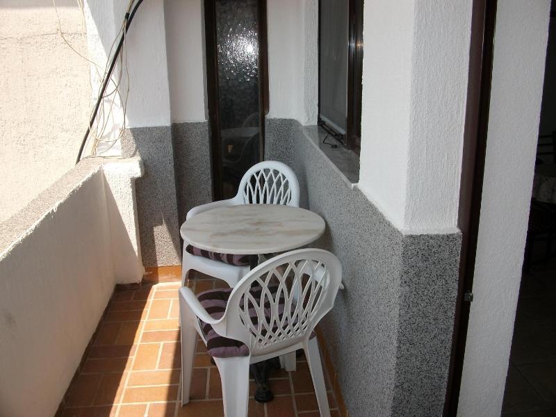 Standard Triple Studio image 2