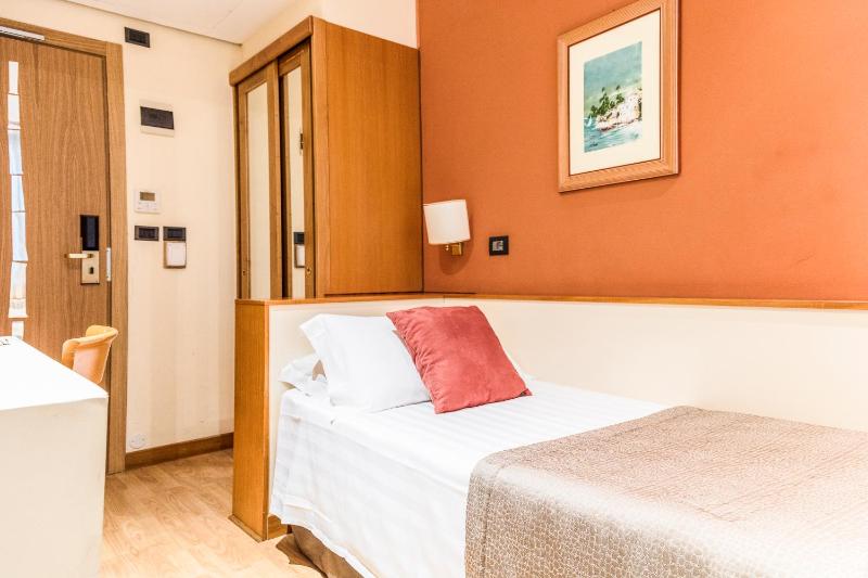 Single Room image 1
