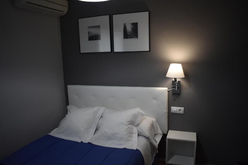 Single Room image 2