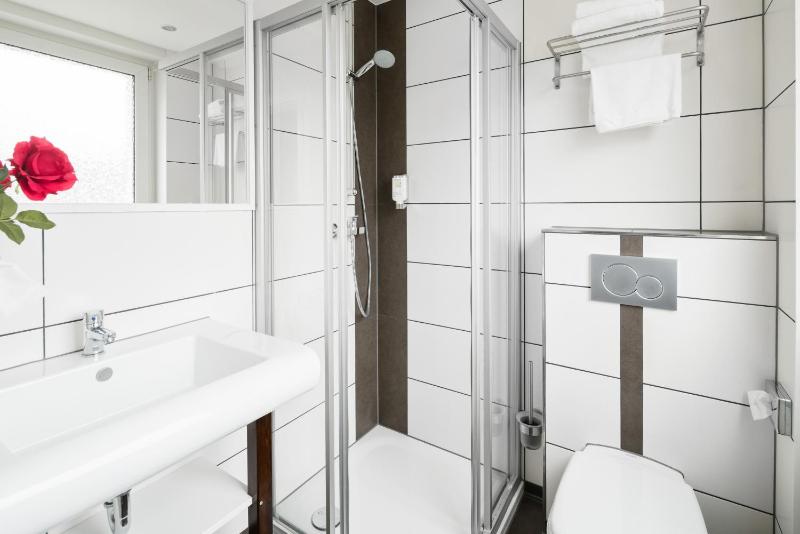 Standard Single Room image 3