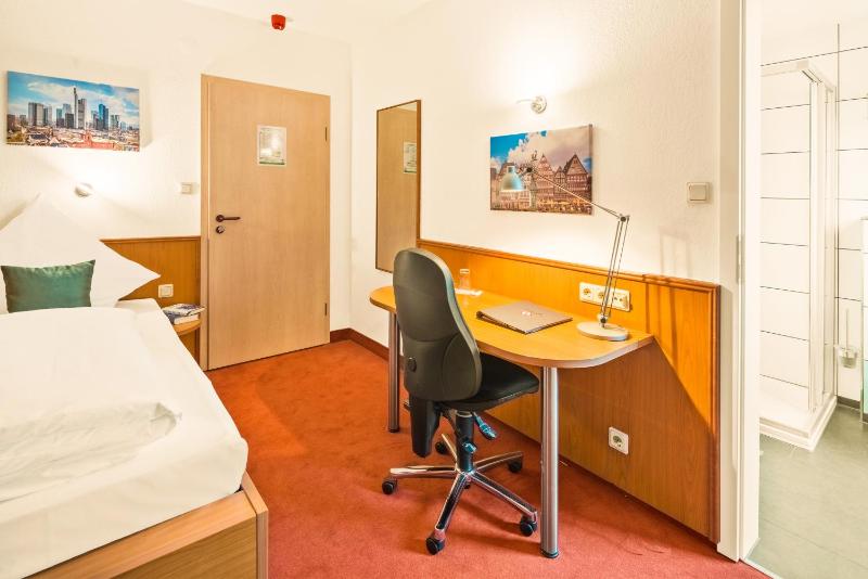 Standard Single Room image 1
