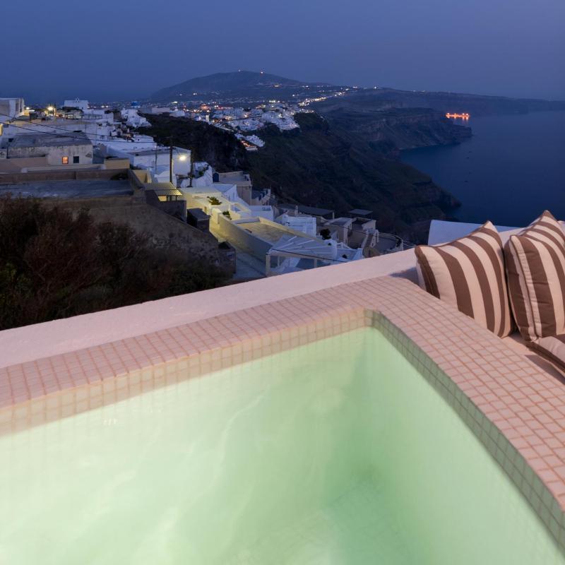 Superb Double Room with Hot Tub and Caldera View image 3