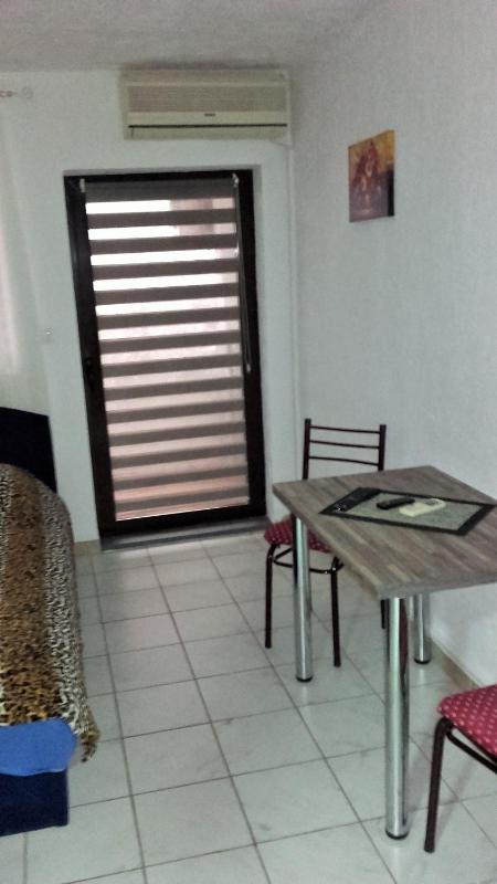 Standard Triple Studio image 4