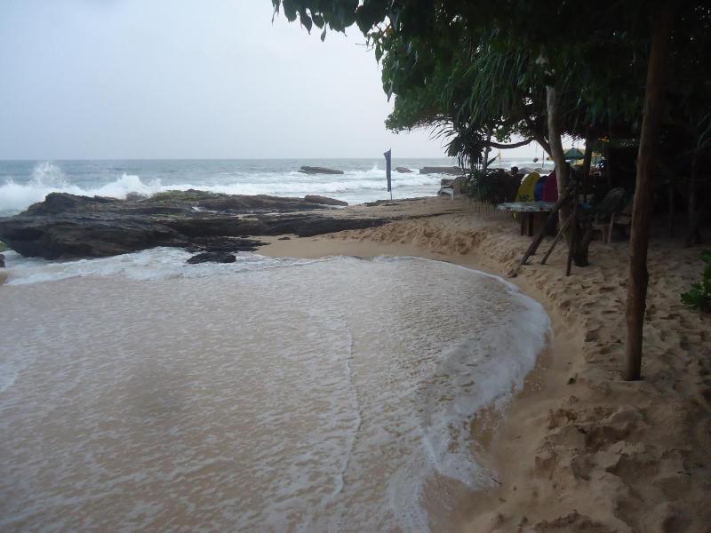 Unakuruwa silent beach villa - image 17