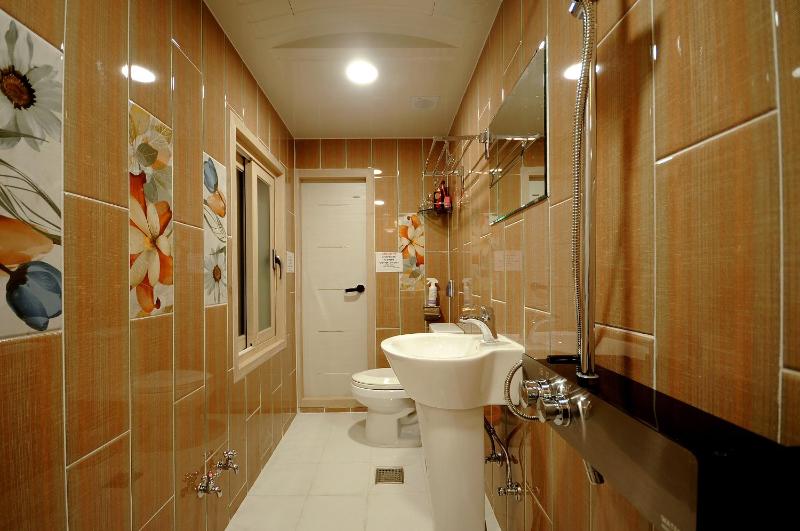 Family Hotel BNB - image 15