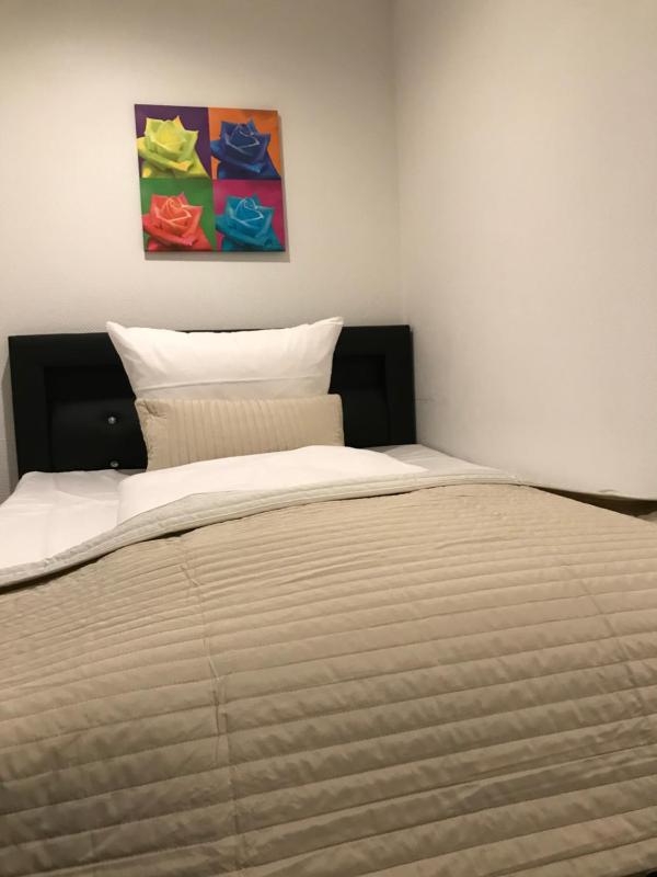 Single Room image 2