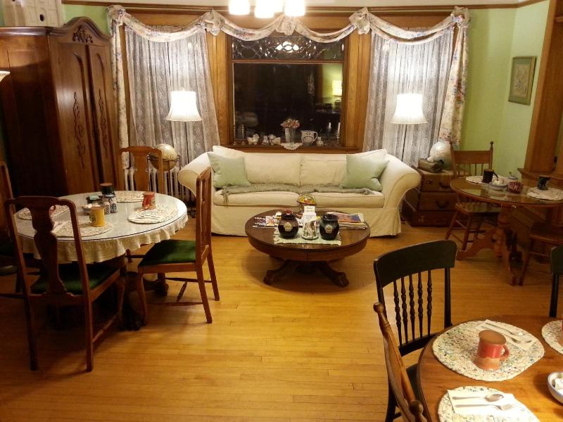 Queen Room image 3