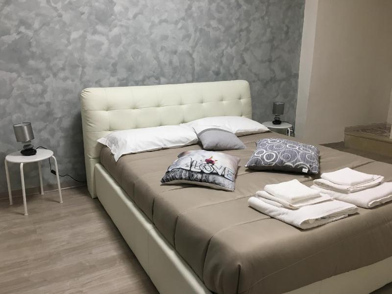 Deluxe Double Room image 3