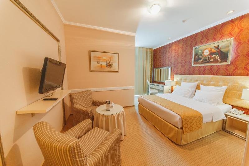 Superior Double Room image 3