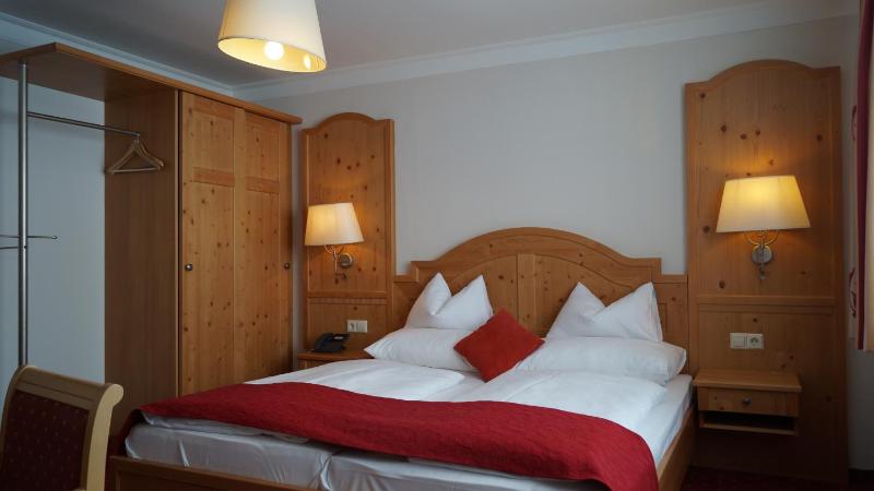 Standard Double Room image 4