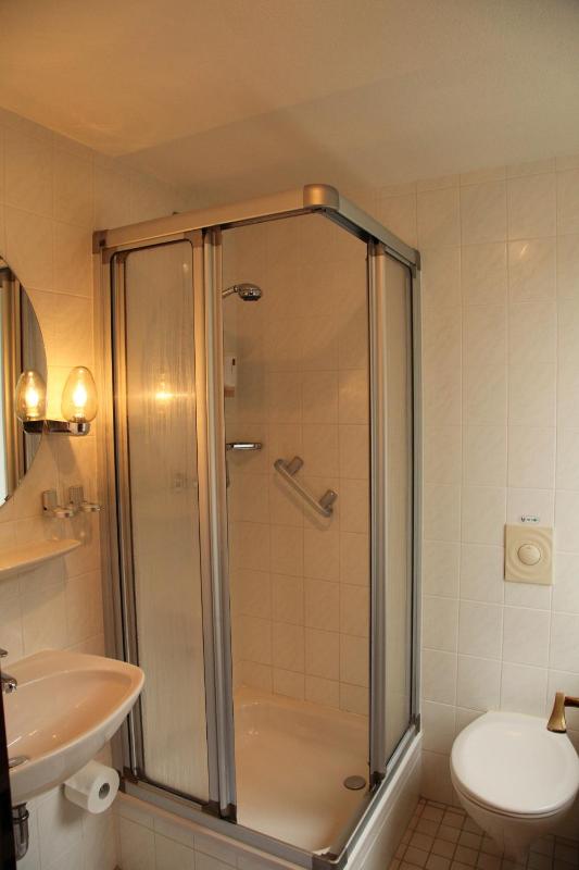 Single Room image 2