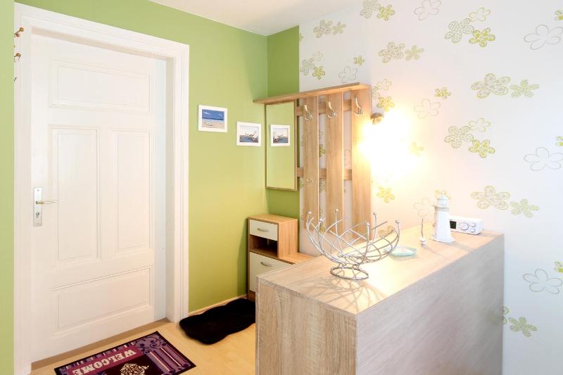 One-Bedroom Apartment - 218RB1 image 2