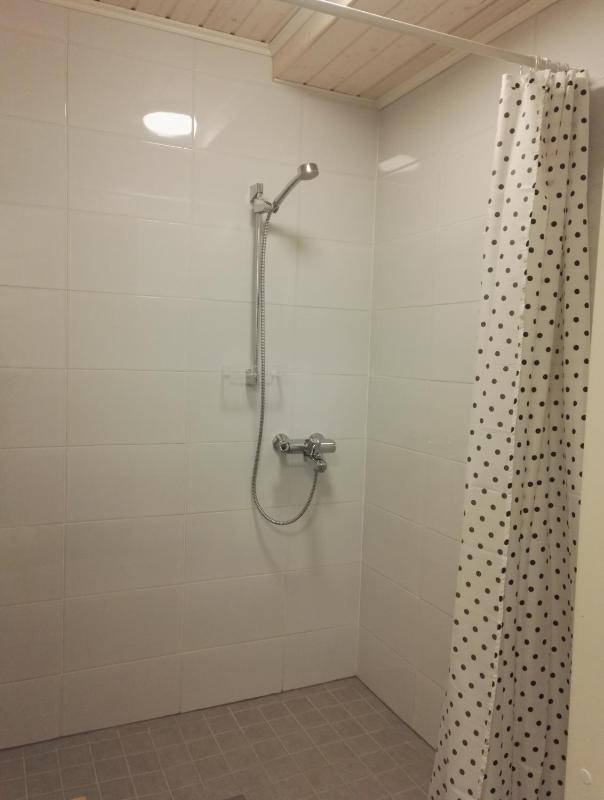 Twin Room with Shared Bathroom - Hostel building image 3