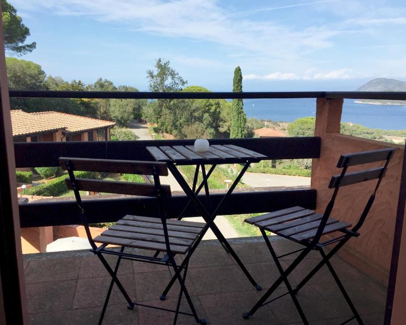 Triple Room with Sea View image 3