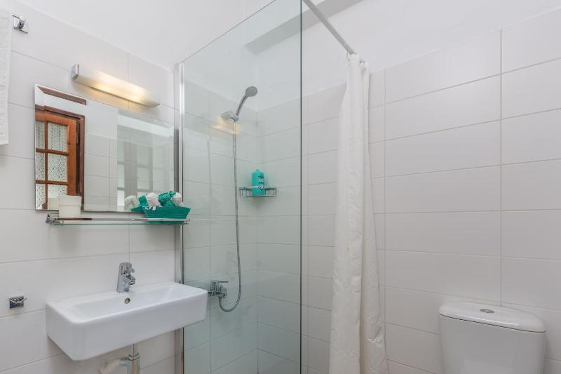 Two-Bedroom Apartment with Lake View image 2