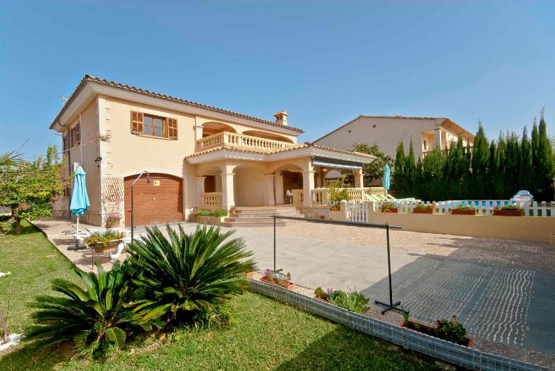 Llac Blau - Mediterranean Styled with Pool - image 10