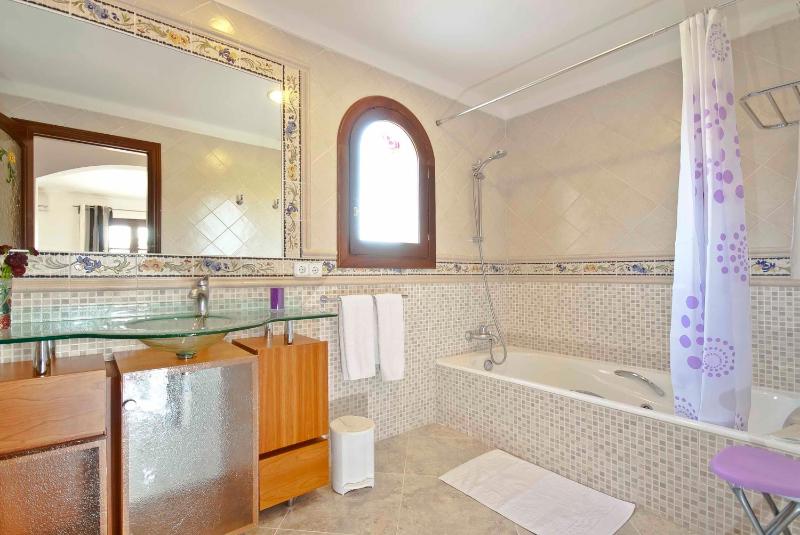 Llac Blau - Mediterranean Styled with Pool - image 14
