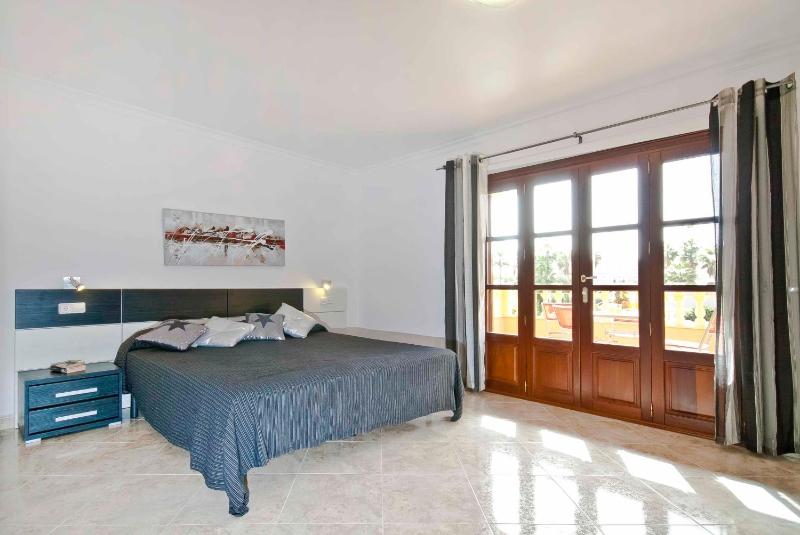 Llac Blau - Mediterranean Styled with Pool - image 15
