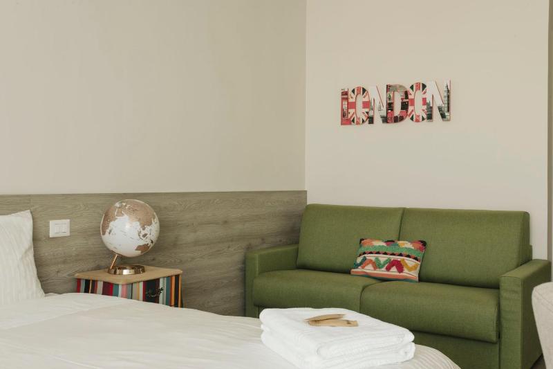 Premium Quadruple Room image 4
