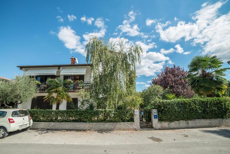 Apartments Zrinka 793 - image 1