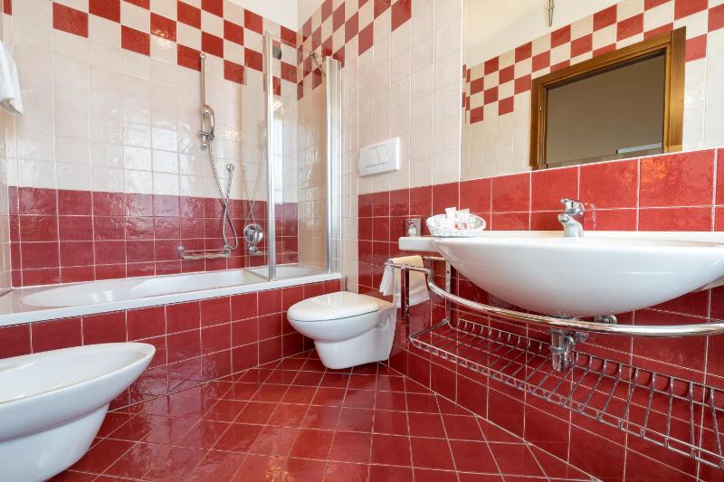 Triple Room image 4