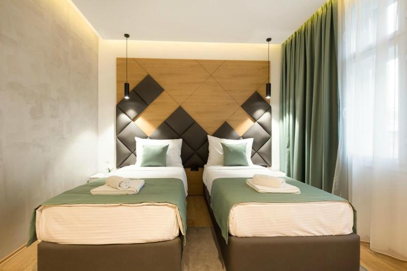 Capital Hotel Garni - image 6