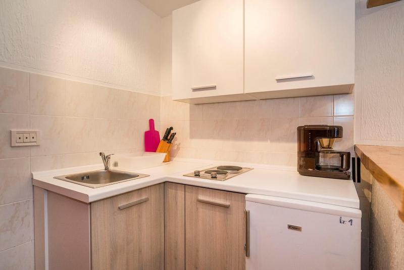 Studio Apartment image 3