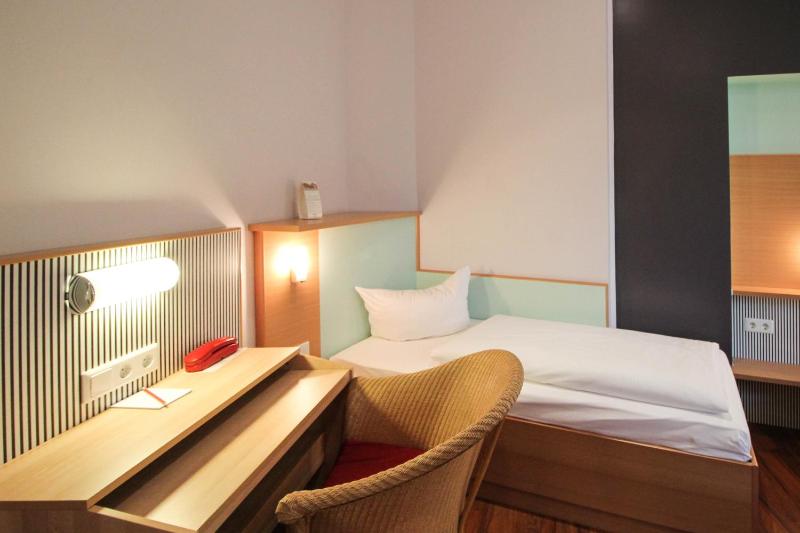 Triple Room image 3
