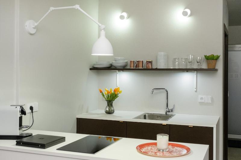 Deluxe Studio image 4