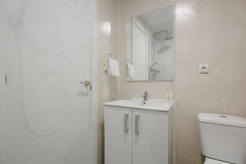 Double or Twin Room image 3