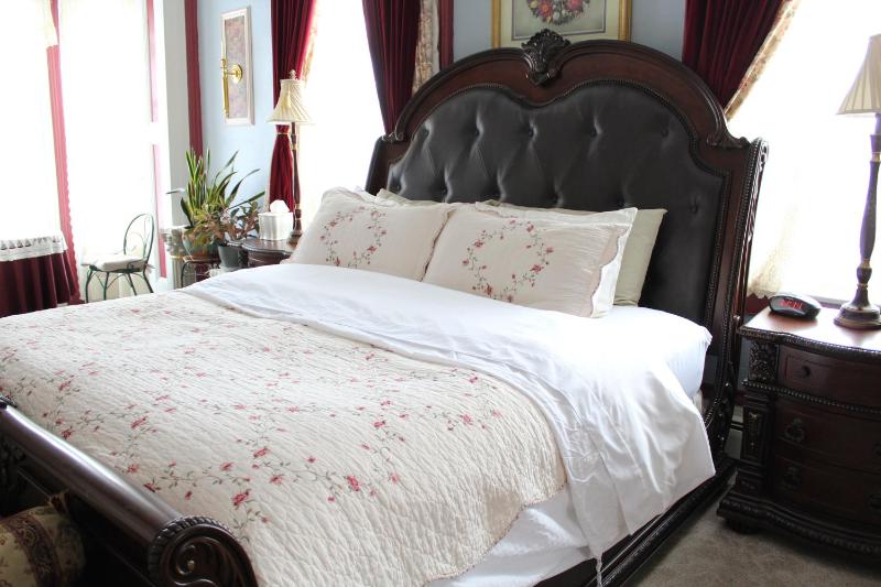 King Room image 4