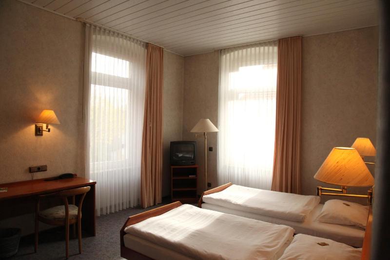 Double or Twin Room image 3