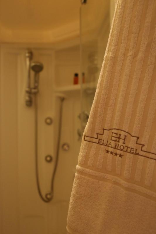 Standard Double Room image 4