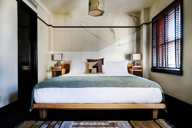 King Room image 1