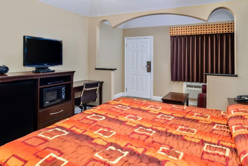 King Room - Non-Smoking image 4