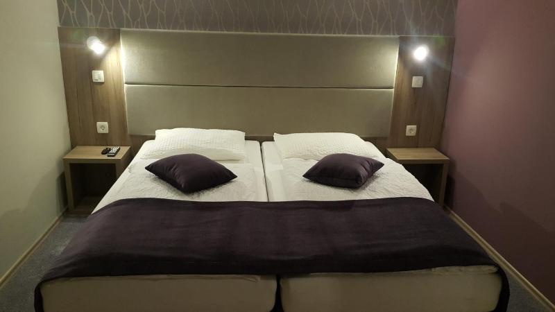Superior Quadruple Room - Separate Entrance image 4