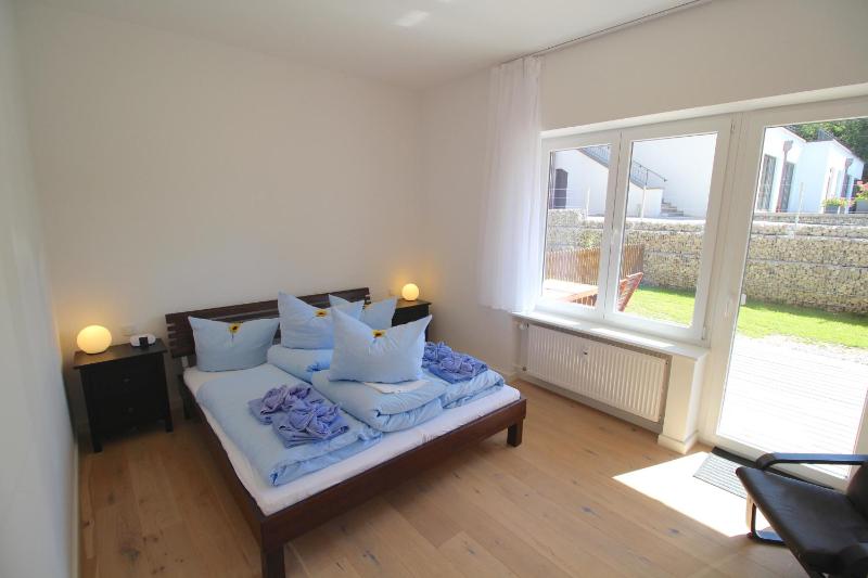 One-Bedroom Apartment image 2