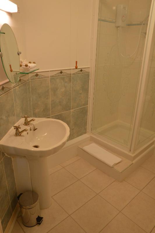 Twin Room with Garden View image 2