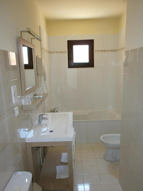 Classic Quadruple Room image 1