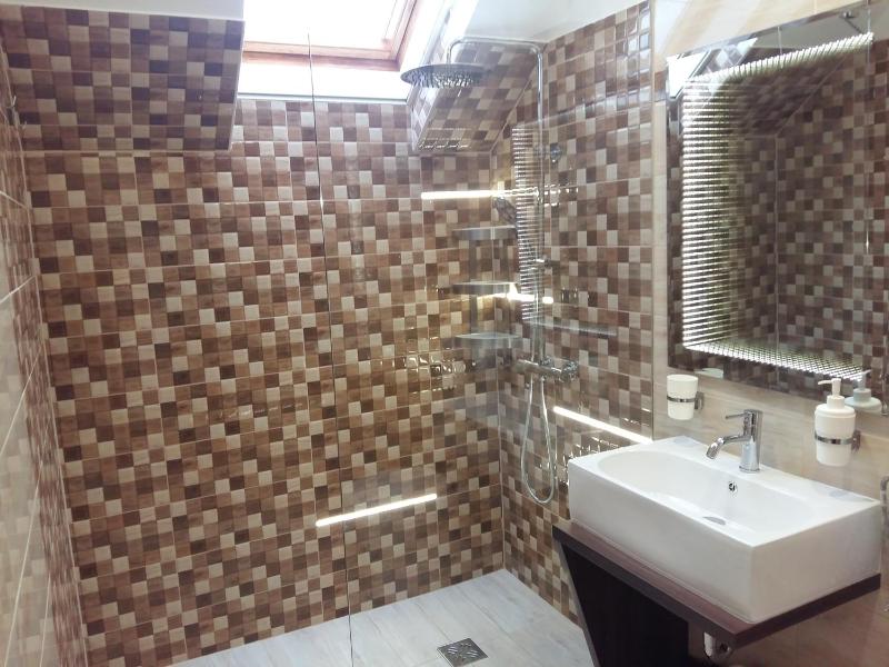 Katalin Boutique & Wellness Apartmanok - image 42