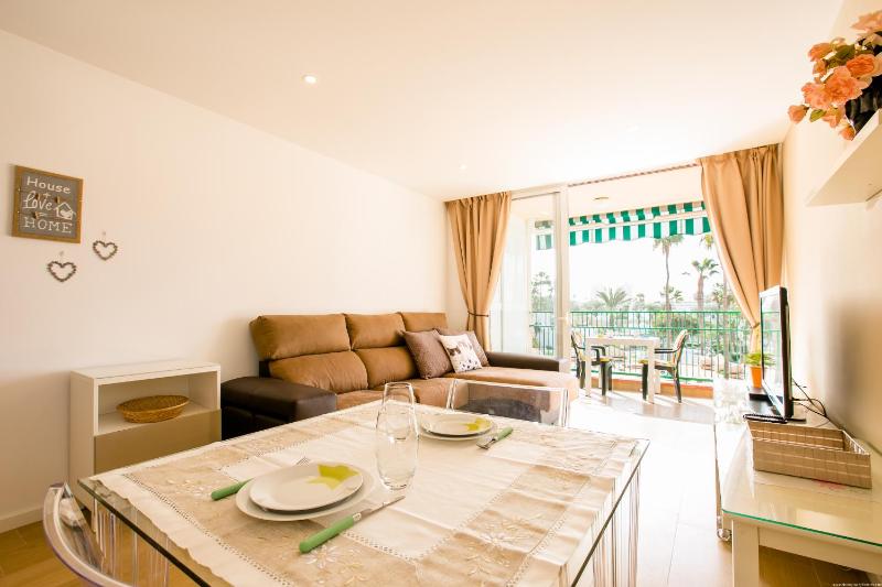 Apartment with Sea View image 1