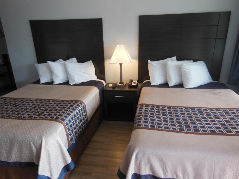 Standard Double Room image 4